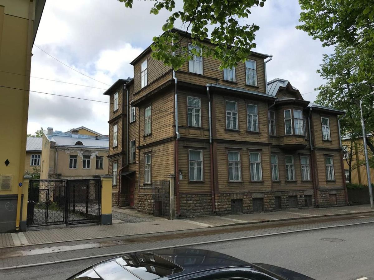 1 Bedroom Apartment Near Kadriorg Swan Pond Reval Exterior foto