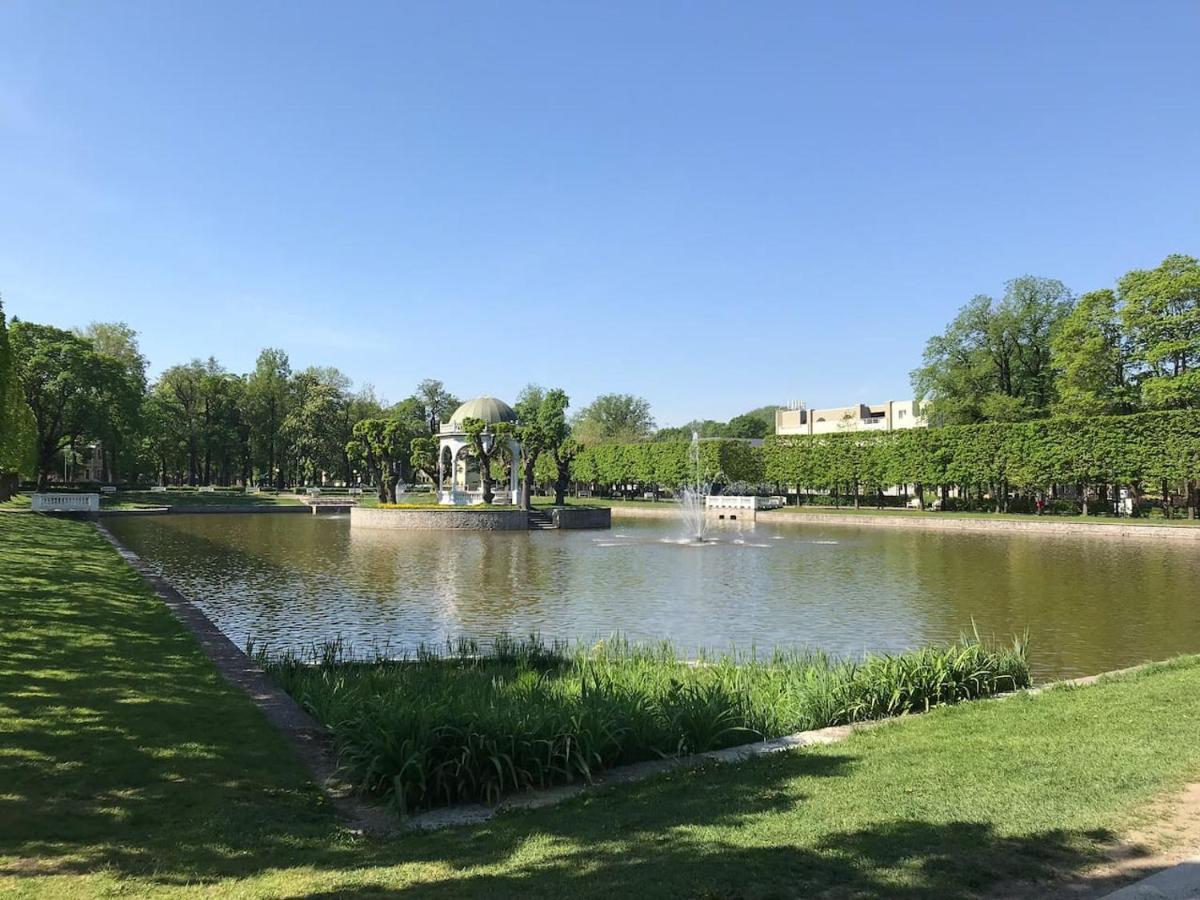 1 Bedroom Apartment Near Kadriorg Swan Pond Reval Exterior foto